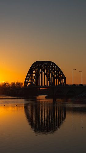 Zwolle - Eine dunkle IJssel-Brücke