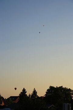 3 hot air balloons van Claudia Schot