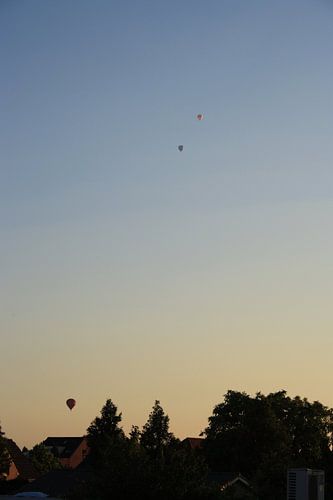 3 hot air balloons