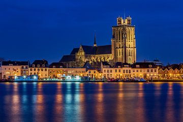 Skyline van Dordrecht met de Grote Kerk - 1 van Tux Photography