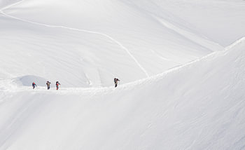 Vers le sommet - escalade dans la neige