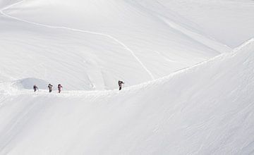 Op weg naar de top - klimmen in de sneeuw van Teun Ruijters