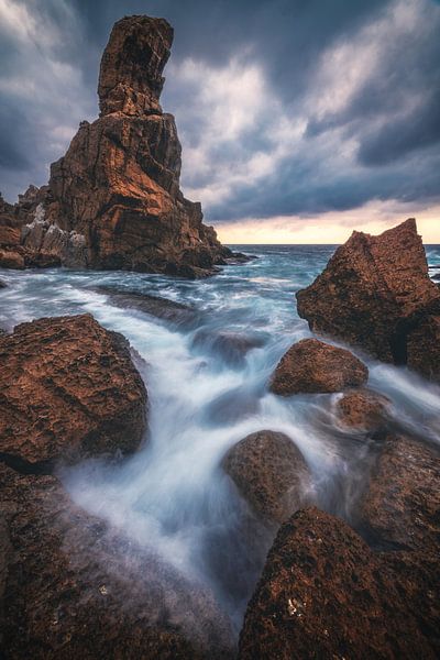 Spanje Urros de Liencres in het avondlicht van Jean Claude Castor