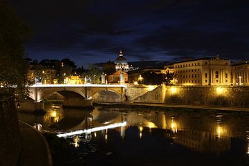 Sint-Pietersbasiliek gezien over de rivier de Tiber van rene marcel originals