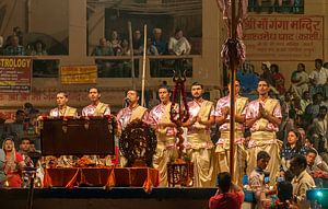 India: Aarti ceremonie (Varanasi)