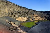 Lagune met groen water in Lanzarote
