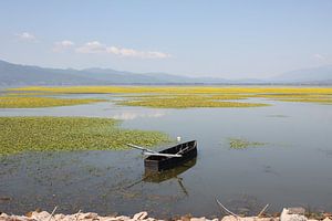 Boot am Ufer des Kerkini Stausee