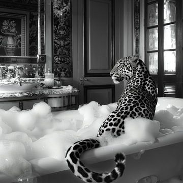 Elegant luipaard in de badkamer van Felix Brönnimann