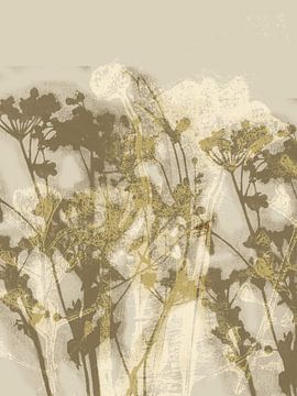 Moderne botanische Kunst mit Blumen in Beige und Sand von Dina Dankers