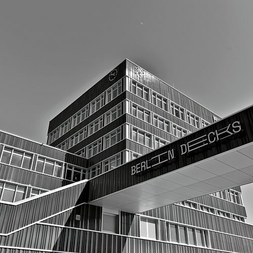 Quartier urbain moderne BERLIN DECKS - noir et blanc