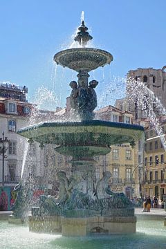 Brunnen auf dem  Praça de D. Pedro IV in Lissabon von Berthold Werner