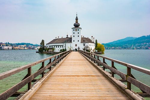 Schloss Orth im Frühling von Martin Wasilewski