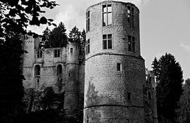 kasteel beaufort luxemburg  by Emanuel Luyten