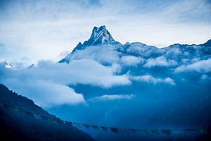 Machhapuchhre über den Wolken