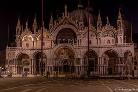 Venice by night by Henk Veenstra