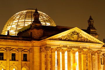 BERLIN Quartier du gouvernement avec le Reichstag - the office sur Bernd Hoyen