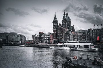 Traditionele huizen en bruggen in Amsterdam