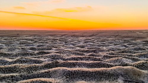 Bevroren zand op het Zandvoortse strand