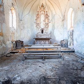 Die kleine verlassene Kapelle. von Roman Robroek – Fotos verlassener Gebäude