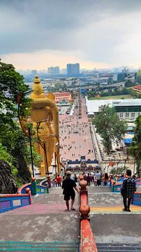 Lord Murugan backside at the stairs from the Batu Caves by kall3bu