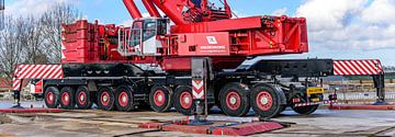 Terex-Demag AC 700 mobiele telescoopkraan van Wagenborg. van Jaap van den Berg