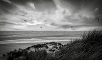 Kite-Surfer Maasvlakte Strand schwarz und weiß