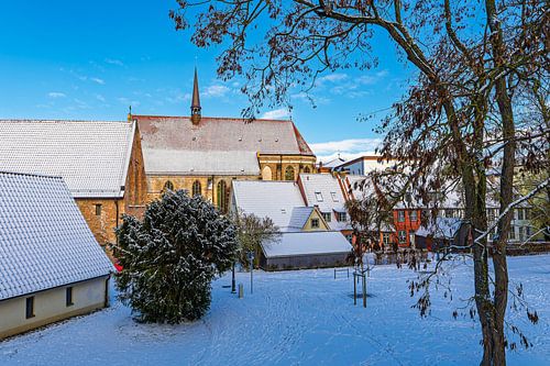 Blick auf das Kloster zum Heiligen Kreuz im Winter in der Hanses von Rico Ködder