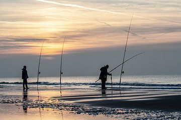 vissers op het noordwijkerstrand