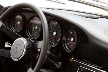 Porsche 911 dashboard van Maurice van den Tillaard