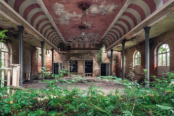 Lost Place - Ballsaal - verlassener Ort
