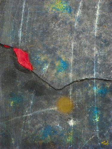 A crack with red
