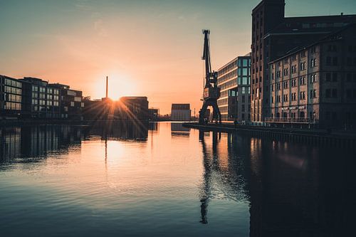 Lever de soleil au port de la ville de Münster