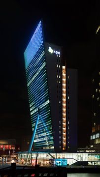 KPN gebouw op de Wilhelminapier in Rotterdam Zuid in de nacht van Rick Van der Poorten