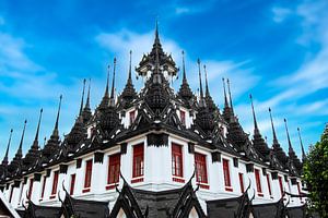 Temple du toit Wat Ratchanatdaram à Bangkok, Thaïlande sur Dieter Walther