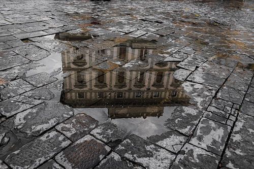 Architecture on the reflection 