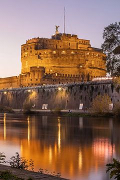Rome - Vue sur le Tibre vers le château Saint-Ange de nuit sur t.ART