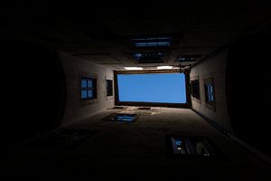 Lissabon lucht tussen gebouwen