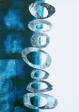 Blauwe Cirkels Monoprint - Japandi van Aribombari - Ariane Nijssen