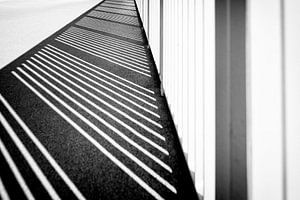 Schaduwspel op de Hoge Brug in Maastricht