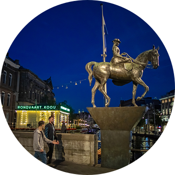 Amsterdam - ruiterstandbeeld van koningin Wilhelmina van t.ART