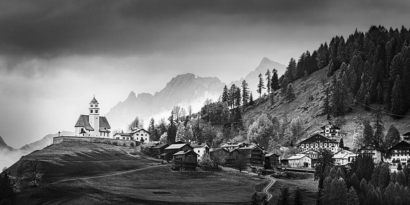 Colle Santa Lucia in black and white by Henk Meijer Photography