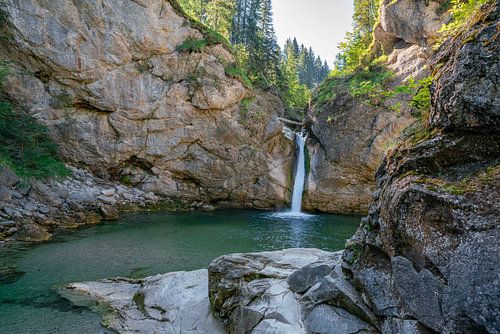Buchenegg waterval in de zomer