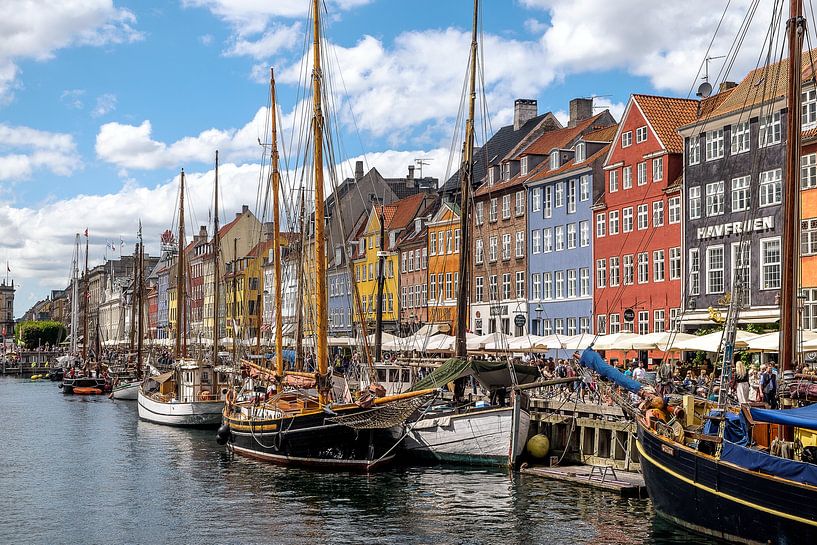 Nyhavn, Copenhagen by Jonas Röjestål