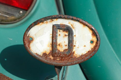 old rusty country code D-sign