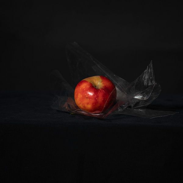 Apple with cellophane by Tamar Aerts