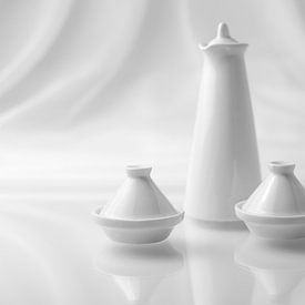 Modern stilleven tajines van Angeline van de Kerkhof