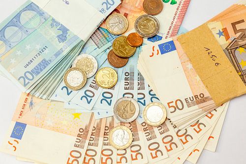 Verschillende euro's biljetten en munten