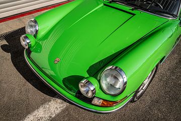 Classic green Porsche by Bas Fransen