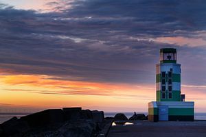 Lighthouse and a sunset sur Menno Schaefer