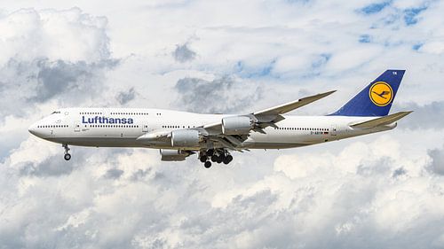 Lufthansa Boeing 747-8 passagiersvliegtuig.